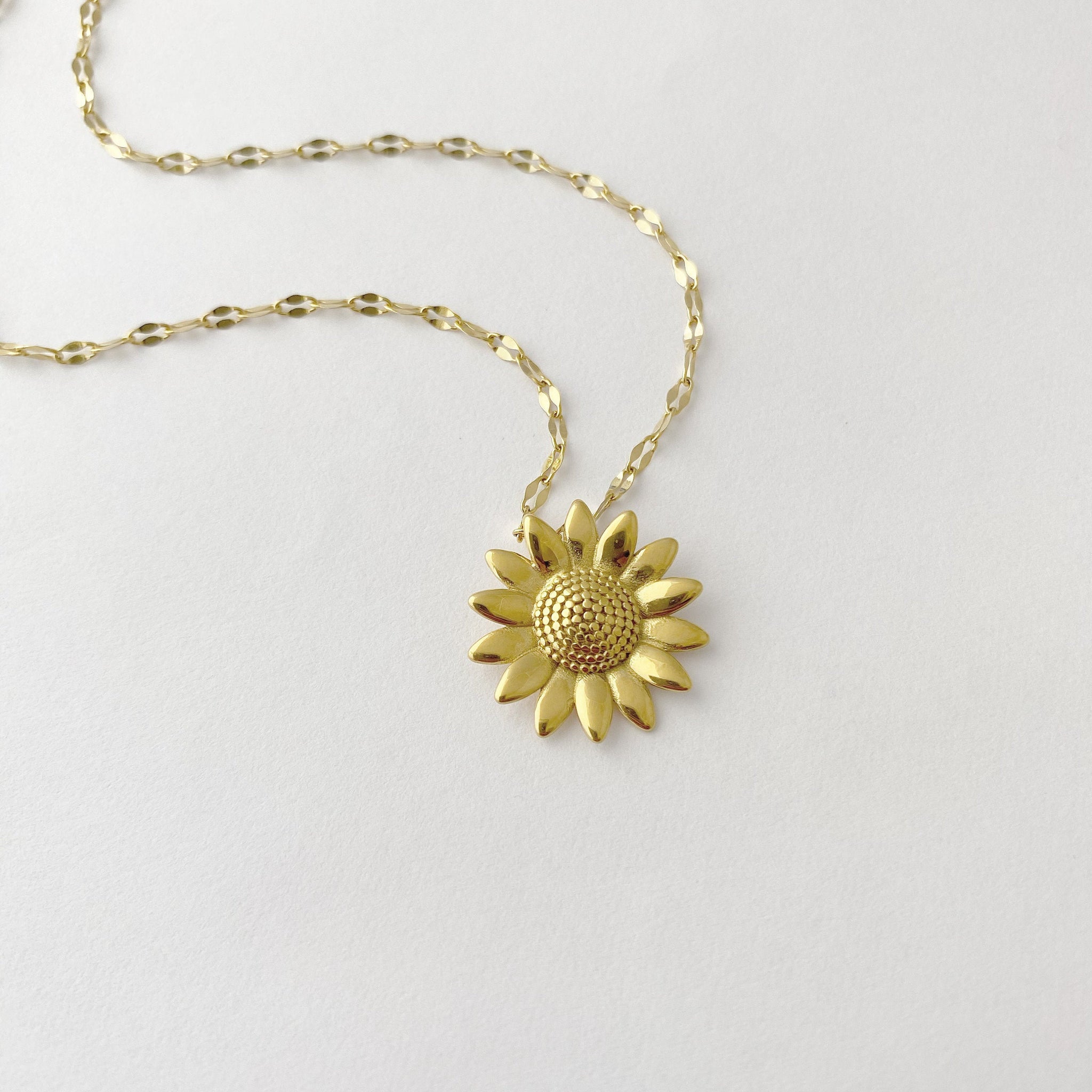 Buy Gold Sunflower Necklace Best Friend Birthday Gift Gold Sunflower Jewelry  Everyday Dainty Gold Necklace Sunflower Lover Jewelry Online in India - Etsy